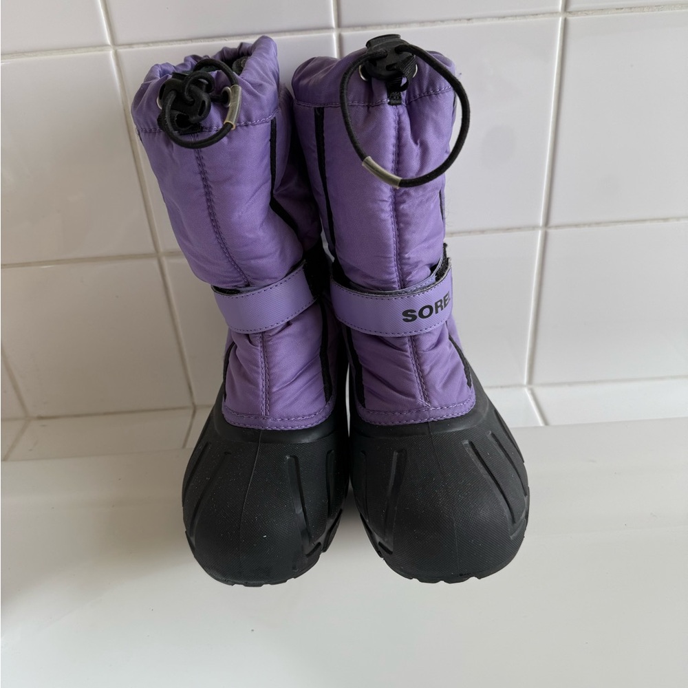 Sorel Purple and Black Rain & Snow Boots Insulated and Stylish